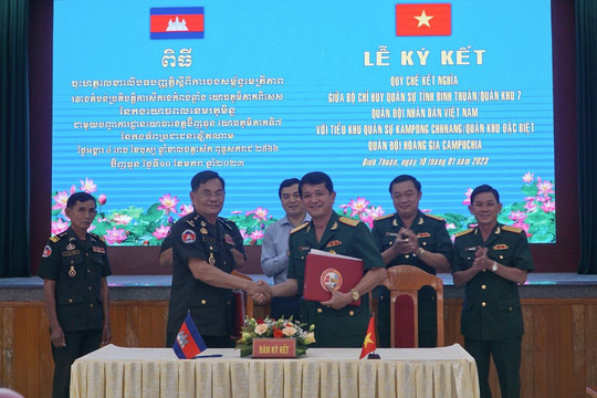 Bộ CHQS tỉnh kết nghĩa với Tiểu khu Quân sự tỉnh Kampong Chhnang