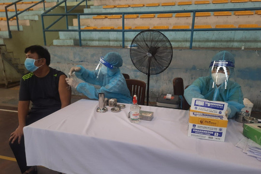 Bình Thuận tiếp nhận thêm 35.100 liều vắc xin AstraZeneca