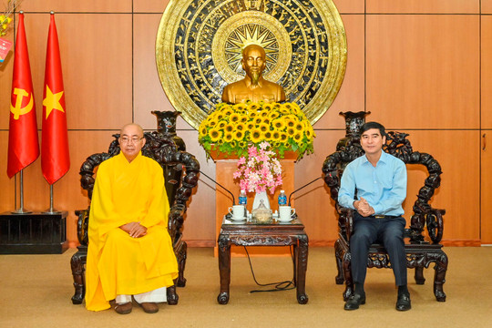 Ban Trị sự Giáo hội Phật giáo Việt Nam tỉnh thăm, chúc tết Tỉnh ủy