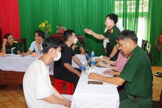 Bình Thuận: 1.359 thanh niên nhận lệnh nhập ngũ năm 2023