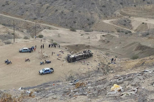 Xe khách lao vực ở Peru khiến ít nhất 24 người thiệt mạng