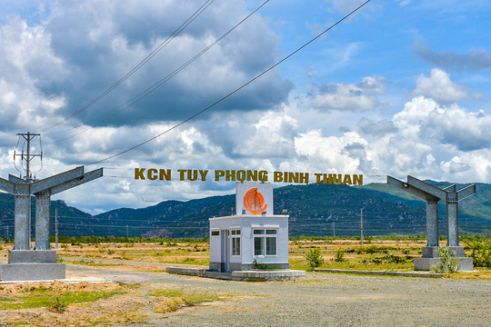 Tại sao Khu công nghiệp Tuy Phong chưa thu hút nhà đầu tư?
