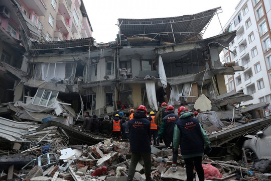 Động đất tại Thổ Nhĩ Kỳ và Syria: Số nạn nhân thiệt mạng vượt 21.000 người
