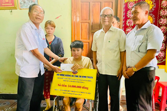 Trao hỗ trợ gần 50 triệu đồng cho hộ gia đình đặc biệt khó khăn tại Tánh Linh