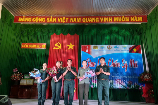 Hàm Tân: Chương trình văn nghệ giao lưu chiến sĩ mới 