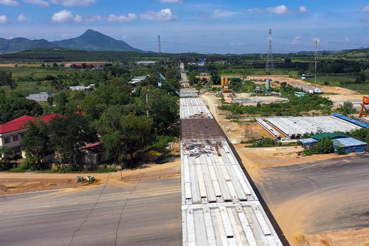 Dau Giay – Phan Thiet and Phan Thiet-Vinh Hao expressways required to be put into use by April 30th at the latest