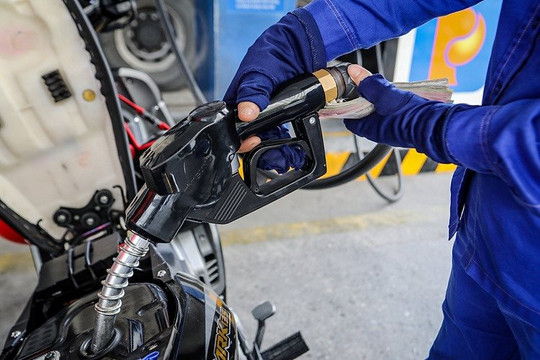 Giá xăng dầu giảm sau 7 lần tăng liên tiếp kể từ 15h chiều nay 21/3