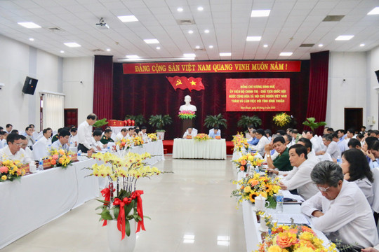 Chủ tịch Quốc hội Vương Đình Huệ làm việc với cán bộ chủ chốt tỉnh Bình Thuận