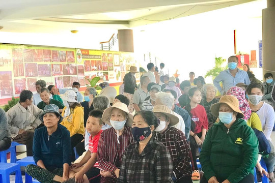 Khám bệnh, cấp phát thuốc cho nạn nhân chất độc da cam huyện Bắc Bình