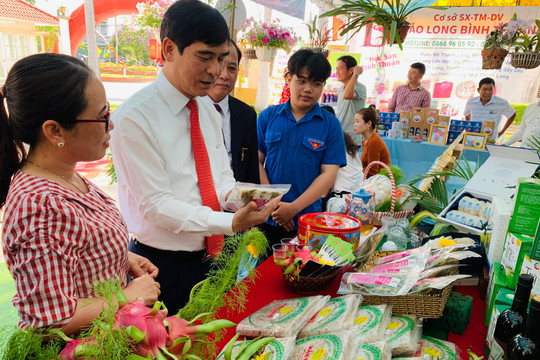 Hội chợ trưng bày, giới thiệu các sản phẩm OCOP và đặc sản huyện Hàm Thuận Bắc 