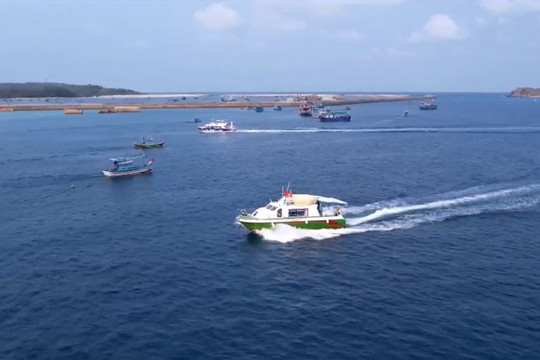 Kiểm soát phương tiện thủy chở khách tại đảo Phú Quý