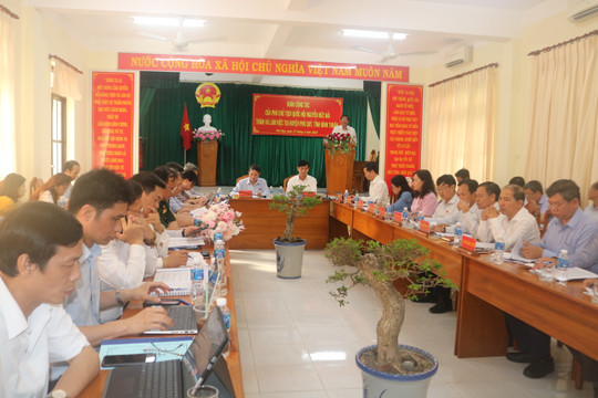 Phó Chủ tịch Quốc hội Nguyễn Đức Hải làm việc tại huyện đảo Phú Quý