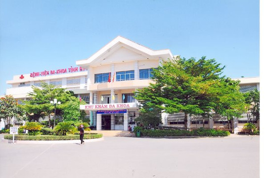  Khiển trách giám đốc Bệnh viện đa khoa tỉnh Bình Thuận và giám đốc CDC