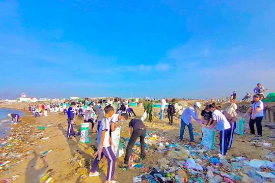 Tuy Phong: Huy động 500 đoàn viên thanh niên dọn vệ sinh môi trường