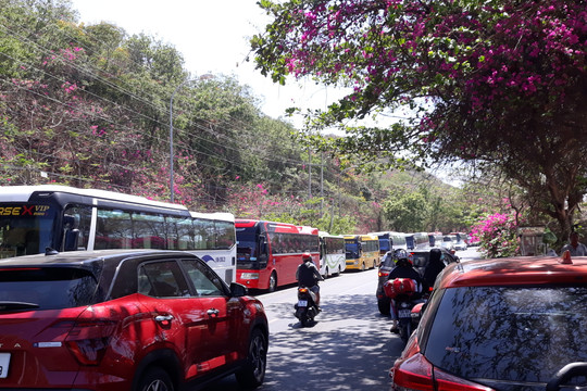 Hàm Tiến - Mũi Né dịp lễ: Đảm bảo thông suốt giao thông dù  “quá tải”