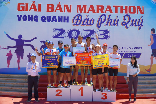
Trao giải Bán Marathon huyện Phú Quý 2023