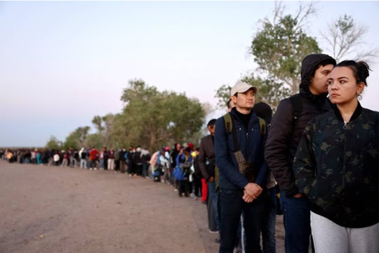 Lực lượng bảo vệ biên giới Mỹ căng thẳng vì vấn đề di cư