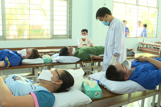 Hàm Thuận Bắc: Gần 80 người tham gia hiến máu nhân đạo