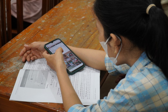 
Tập huấn Ứng dụng các phần mềm để đọc văn bản trên điện thoại thông minh cho người mù