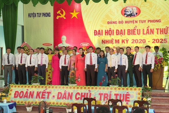 Xây dựng Đảng bộ huyện Tuy Phong vững mạnh toàn diện