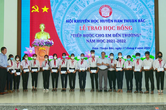 Hàm Thuận Bắc:  35 tỷ đồng hỗ trợ học sinh và giáo viên khó khăn
