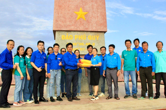 Nhiều hoạt động “Tuổi trẻ với biển, đảo quê hương” ý nghĩa tại huyện Phú Quý