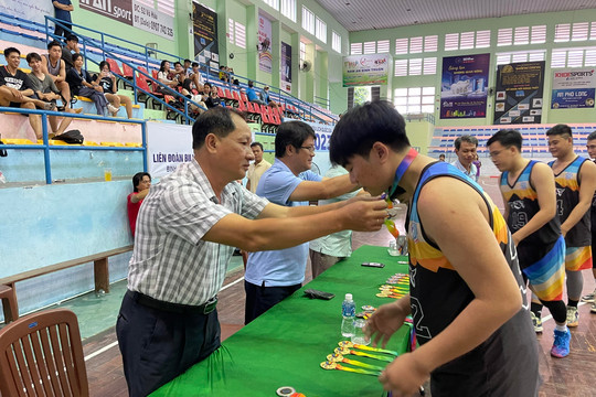 
Giải bóng rổ 5x5 Cúp các CLB:
CLB Thể dục thể thao Hải Ninh vô địch