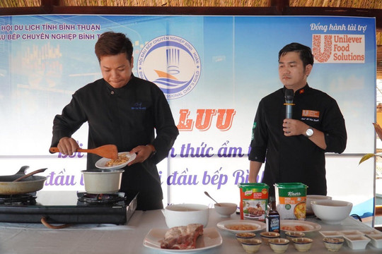  
Chef Devlin Hoàng:
Muốn ẩm thực Bình Thuận bay xa hơn
