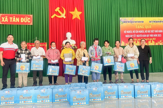 Hàm Tân: Hơn 960 triệu đồng ủng hộ Quỹ “Vì người nghèo”