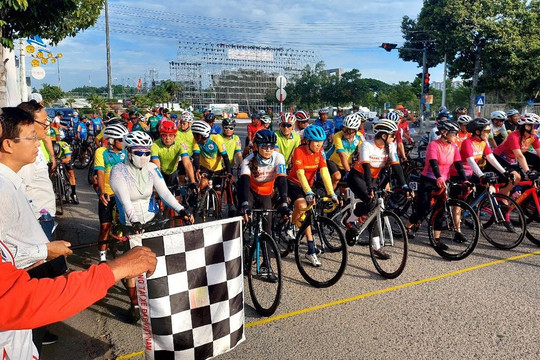Gần 200 cua rơ tranh giải xe đạp phong trào Ninh Thuận - Bình Thuận