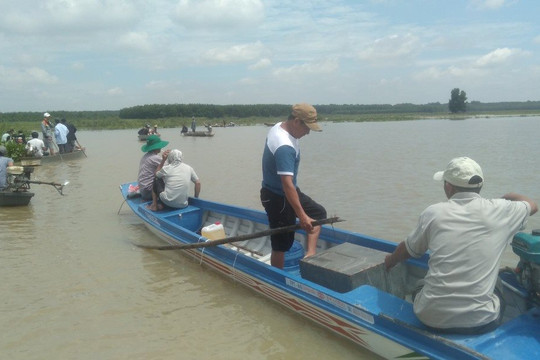 Tánh Linh: Một người câu cá trên hồ Biển Lạc nghi bị sét đánh mất tích