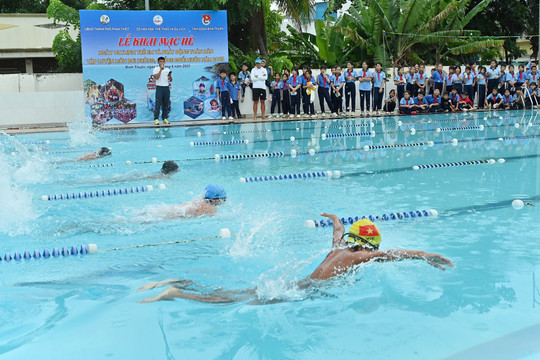 Phát động toàn dân tập luyện môn bơi lội để phòng, chống đuối nước