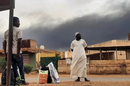 Giao tranh tại Sudan: Không kích ở thủ đô làm ít nhất 17 người thiệt mạng