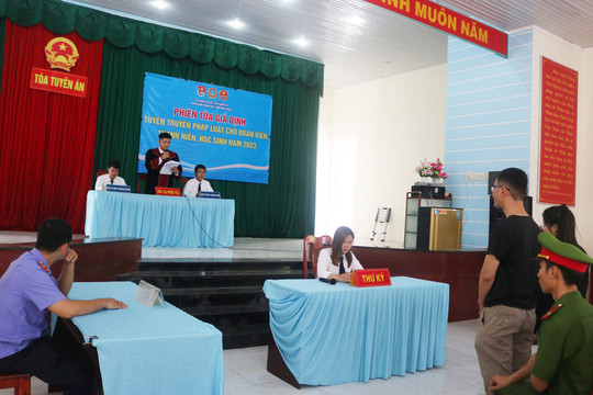 Hàm Thuận Bắc: Hơn 150 đoàn viên, học sinh dự phiên tòa giả định