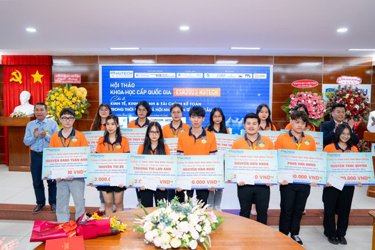 Công ty TNHH MTV Xổ số kiến thiết Bình Thuận: Trao 25 suất học bổng cho sinh viên nghèo