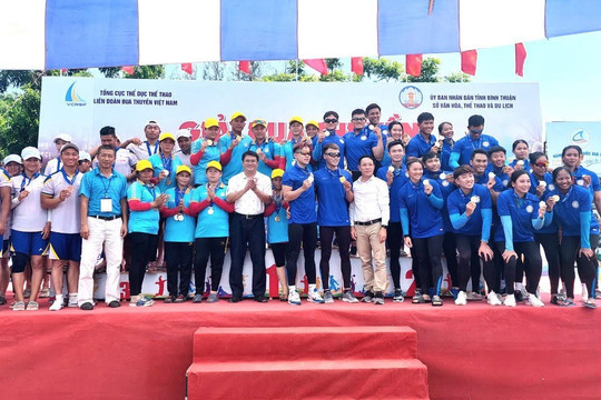 
Giải đua thuyền truyền thống vô địch Quốc gia 2023:
Bình Thuận tạm xếp vị trí thứ ba