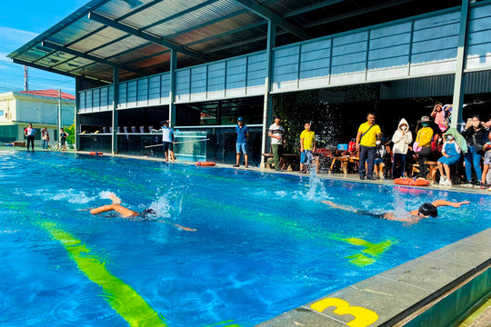 58 thí sinh tham gia Giải bơi “Đường đua xanh”