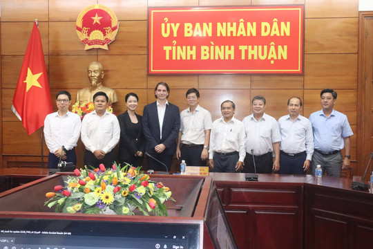 Binh Thuan Leaders hail CIP Groups to discuss La Gan off-shore wind power project