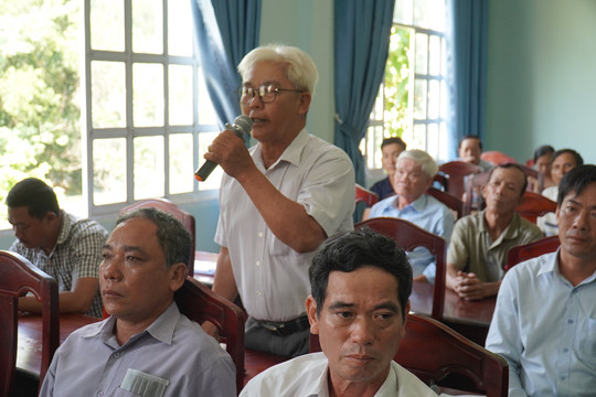 
Đại biểu Quốc hội Nguyễn Hữu Thông tiếp xúc cử tri xã Tân Xuân
