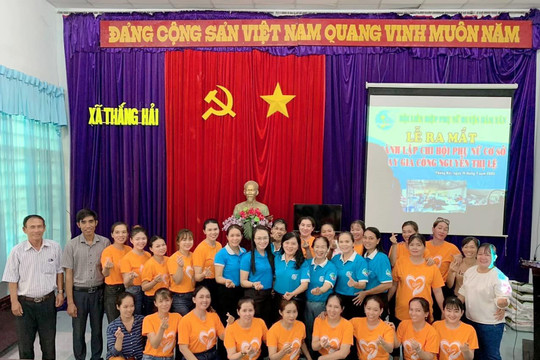 Ra mắt Chi hội phụ nữ may gia công ở xã Thắng Hải