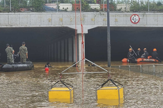 Ít nhất 40 người thiệt mạng và 9 người mất tích do mưa lớn và lũ lụt ở Hàn Quốc
