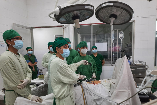  Bệnh viện Đa khoa tỉnh Bình Thuận:
Lần đầu phẫu thuật nội soi ung thư dạ dày