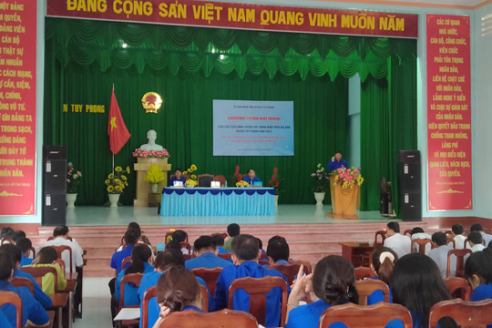Tuy Phong: Chủ tịch UBND huyện đối thoại với thanh niên