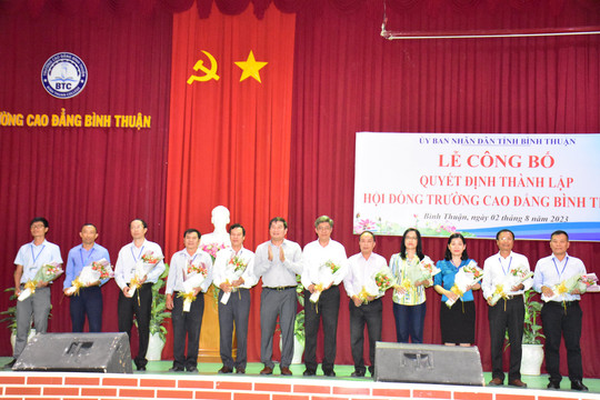 Công bố quyết định thành lập Hội đồng Trường Cao đẳng Bình Thuận
