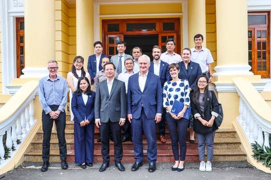 Binh Thuan’s leaders received UK Minister of State for Energy Security and Net Zero Graham Stuart