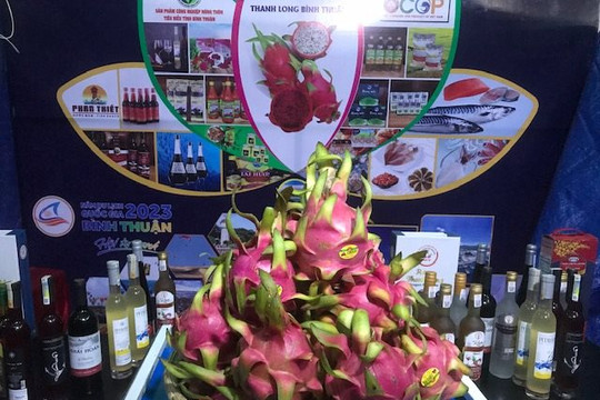 Nhiều sản phẩm đặc trưng Bình Thuận được trưng bày tại hội nghị "Gặp gỡ Thái Lan"