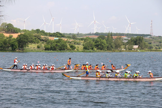
Bình Thuận tham gia Giải Vô địch đua thuyền truyền thống TP.Hồ Chí Minh mở rộng 2023