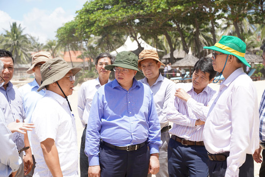 Đoàn kiểm tra công tác phòng, chống thiên tai làm việc tại Bình Thuận