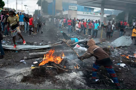 Hàng nghìn người dân Haiti chạy trốn bạo lực ở thủ đô