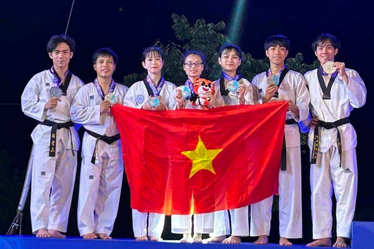 
Việt Nam đạt HCB Giải biểu diễn đồng đội Taekwondo thế giới 2023
